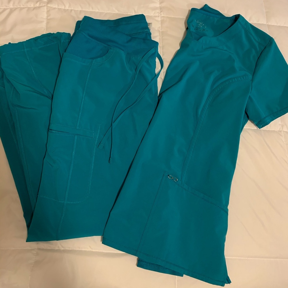 Infinity Scrub Set